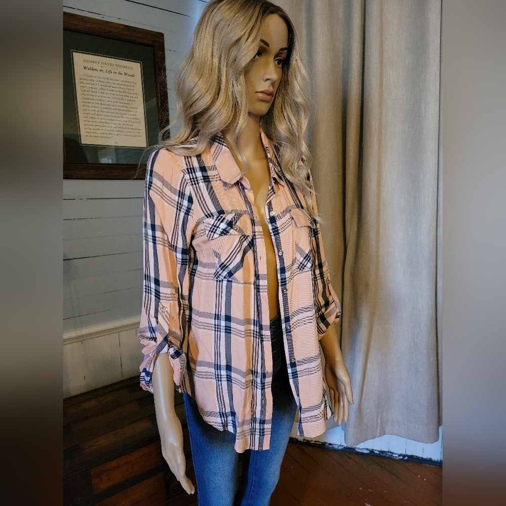 Guess button down shirt medium